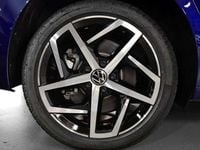 Occasion VW Golf VIII 151 ch (111 kW) 2024 Bleue Berline