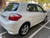 Usado Toyota Auris Active 126 CV (92 kW) 2011 Blanco Utilitario