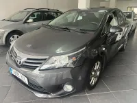 Usado Toyota Avensis Comfort 124 CV (91 kW) 2012 Gris / plata Berlina
