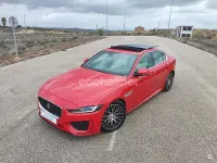 Usado Jaguar XE R-Dynamic 250 HP (183 kW) 2021 Vermelho Sedan