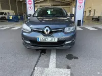 Usado Renault Mégane LIMITED 110 CV (80 kW) 2015 Negro Berlina