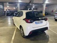 Usado Toyota Yaris Hybrid Active 116 CV (85 kW) 2025 Blanco Berlina