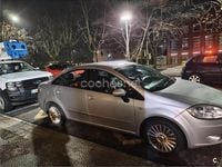 Usado Fiat Linea Emotion 90 CV (66 kW) 2008 Gris / plata Berlina