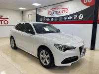 Usado Alfa Romeo Stelvio 180 CV (132 kW) 2017 Blanco SUV