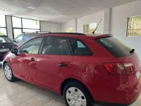 Usado Seat Ibiza ST Style 75 CV (55 kW) 2016 Rojo Familiar