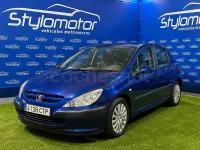 Usado Peugeot 307 110 CV (80 kW) 2004 Azul Berlina