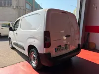 Usado Peugeot Partner Premium 98 CV (72 kW) 2021 Blanco Monovolumen