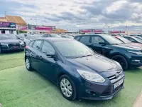 Usado Ford Focus Trend 115 CV (84 kW) 2014 Gris / plata Berlina