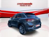Usado VW T-Roc Advance 110 CV (80 kW) 2021 Gris SUV