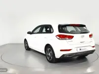 Usado Hyundai i30 120 CV (88 kW) 2022 Blanco Berlina