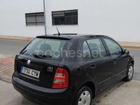 Usado Skoda Fabia Fresh 75 CV (55 kW) 2004 Negro Berlina