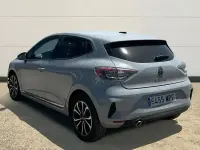 Usado Renault Clio Techno 90 CV (66 kW) 2024 Gris Utilitario