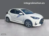 Usado Toyota Yaris Hybrid Active 115 CV (84 kW) 2025 Blanco Berlina