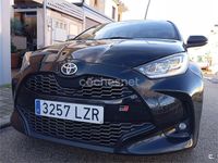 Usado Toyota Yaris Hybrid Edition 116 CV (85 kW) 2022 Negro Berlina