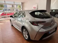 Usado Toyota Corolla Active 122 CV (89 kW) 2022 Gris Utilitario