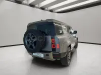 Usado Land Rover Defender SE 249 CV (183 kW) 2024 Gris / plata SUV