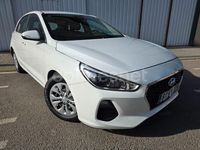 Usado Hyundai i30 120 CV (88 kW) 2017 Blanco Berlina