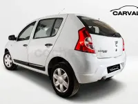 Käytetty Dacia Sandero 75 HP (55 kW) 2012 Valkoinen Sedan
