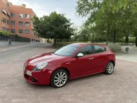 Usado Alfa Romeo Giulietta Distinctive 170 CV (125 kW) 2012 Rojo Utilitario