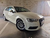 Usado Audi A3 Ambiente 105 HP (77 kW) 2014 Branco Sedan