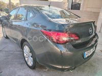 Usado Opel Astra Selective 140 CV (102 kW) 2015 Gris / plata Berlina