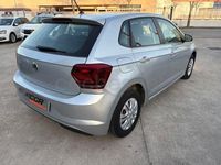 Usado VW Polo Advance 80 CV (58 kW) 2019 Gris / plata Utilitario