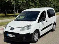 Usado Peugeot Partner Tepee Access 75 CV (55 kW) 2011 Blanco Monovolumen