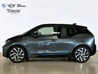 Usado BMW i3 Comfort Edition 125 kW (170 CV) 2022 Pintura metalizada mineralgrau con detalles bmw i blau Utilitario