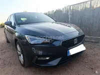 Usado Seat Leon FR 110 CV (80 kW) 2024 Gris / plata Berlina