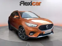 Usado MG ZS Luxury 111 CV (81 kW) 2023 Naranja Berlina