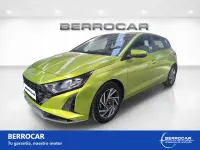 Usado Hyundai i20 100 CV (73 kW) 2024 Verde Utilitario
