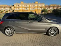 Usado Mercedes B200 136 CV (100 kW) 2014 Gris / plata Utilitario