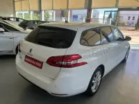 Usado Peugeot 308 SW Active 130 CV (95 kW) 2018 Blanco Familiar