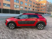 Usado Citroën C4 Shine 100 CV (73 kW) 2016 Rojo Berlina