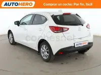 Usado Mazda 2 90 CV (66 kW) 2019 Blanco Berlina