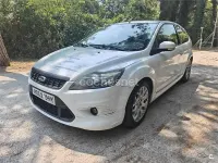 Usado Ford Focus Trend 115 CV (84 kW) 2010 Blanco Berlina