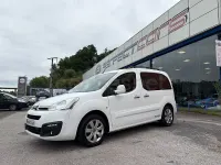 Usado Citroën Berlingo Feel 100 CV (73 kW) 2016 Blanco Monovolumen