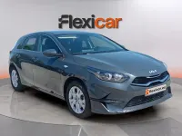 Usado Kia Ceed 136 CV (100 kW) 2023 Gris Utilitario