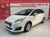 Usado Peugeot 5008 Active 120 CV (88 kW) 2014 Blanco Monovolumen