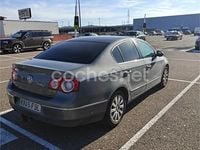 Usado VW Passat Trendline 140 CV (102 kW) 2007 Gris / plata Berlina