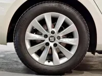 Usado Seat Leon Style 130 CV (95 kW) 2020 Blanco Familiar