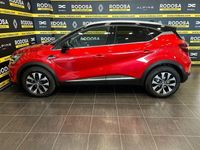 Usado Renault Captur Techno 90 CV (66 kW) 2024 Rojo SUV