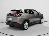 Usado Peugeot 3008 Active 130 CV (95 kW) 2022 Gris SUV