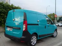 Usado Dacia Dokker Essentiel 102 CV (75 kW) 2019 Verde Monovolumen