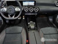 Usado Mercedes A200 AMG 163 CV (119 kW) 2018 Gris Berlina