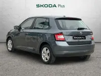 Usado Skoda Fabia Ambition 110 CV (80 kW) 2018 Gris / plata Berlina
