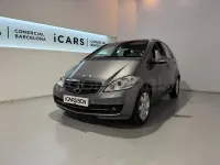 Usado Mercedes A180 109 CV (80 kW) 2010 Gris / plata Monovolumen