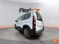 Usado Peugeot Rifter Allure 100 CV (73 kW) 2023 Blanco Monovolumen