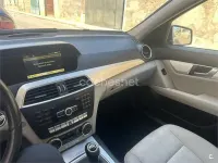 Usado Mercedes C200 Elegance 136 CV (100 kW) 2013 Negro Berlina