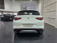 Usado Alfa Romeo Stelvio 150 CV (110 kW) 2017 Blanco SUV